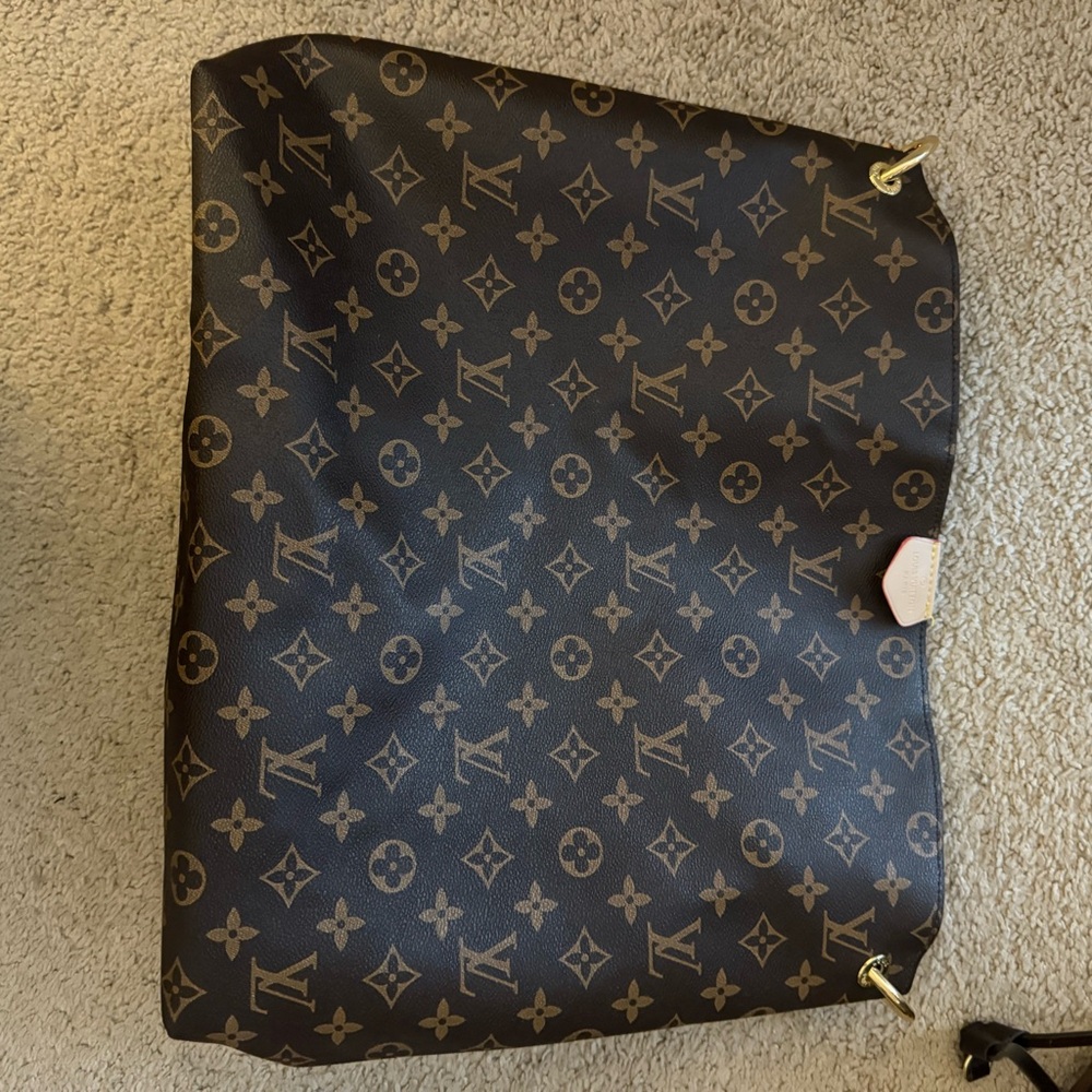Louis Vuitton lookalike